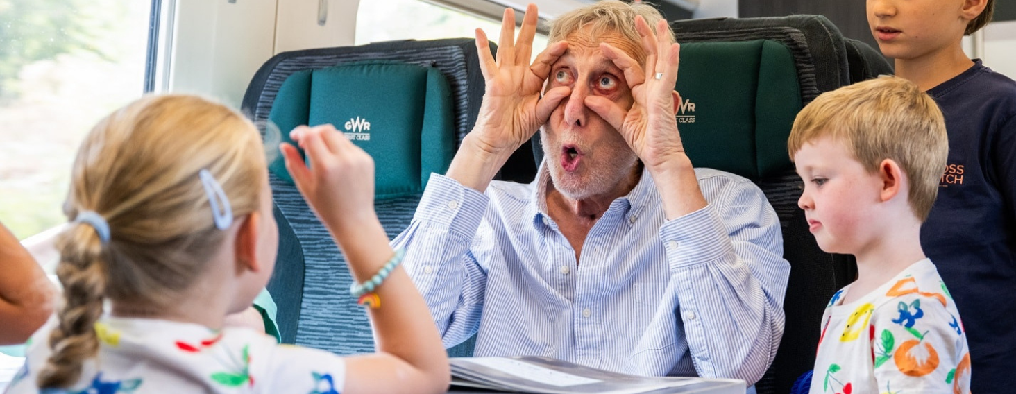 Adventures in reading: Michael Rosen launches GWR campaign to keep children reading this summer